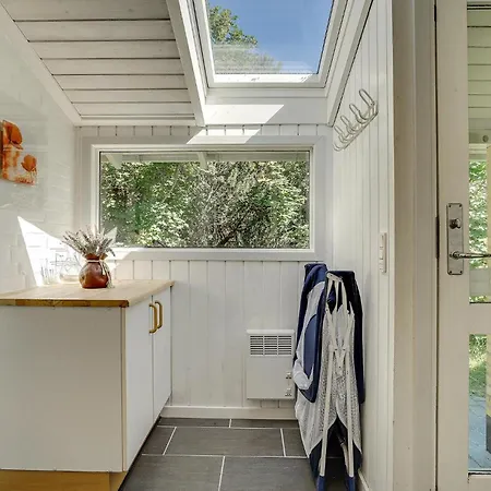 Semesterbostad Front In With Sauna *
